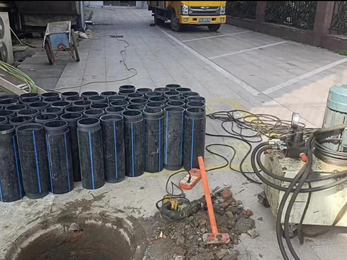 源汇PE置换管厂家 DN315置换管 非开挖管短管置换